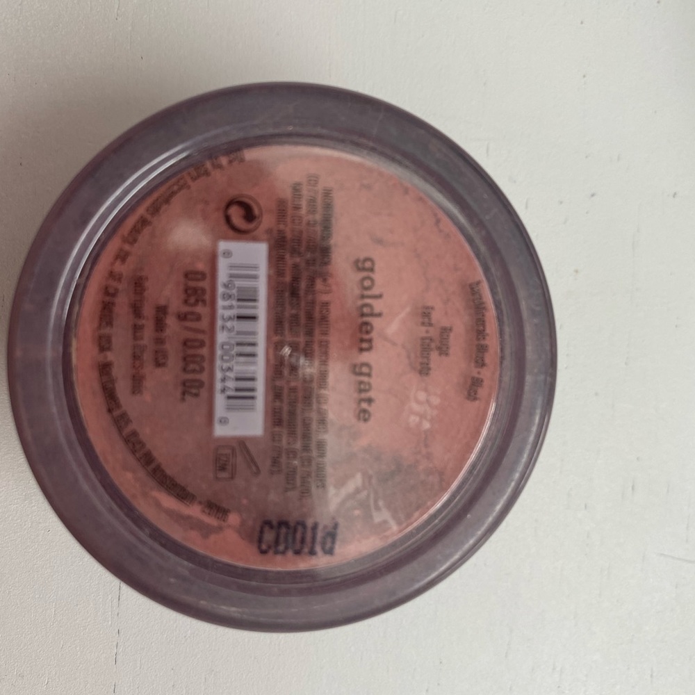 Bare Minerals loose blush in Golden Gate